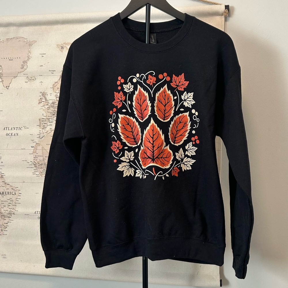 Black Fall Leaf Paw Print Sweatshirt Medium | Purrfectly Bewitched Collection